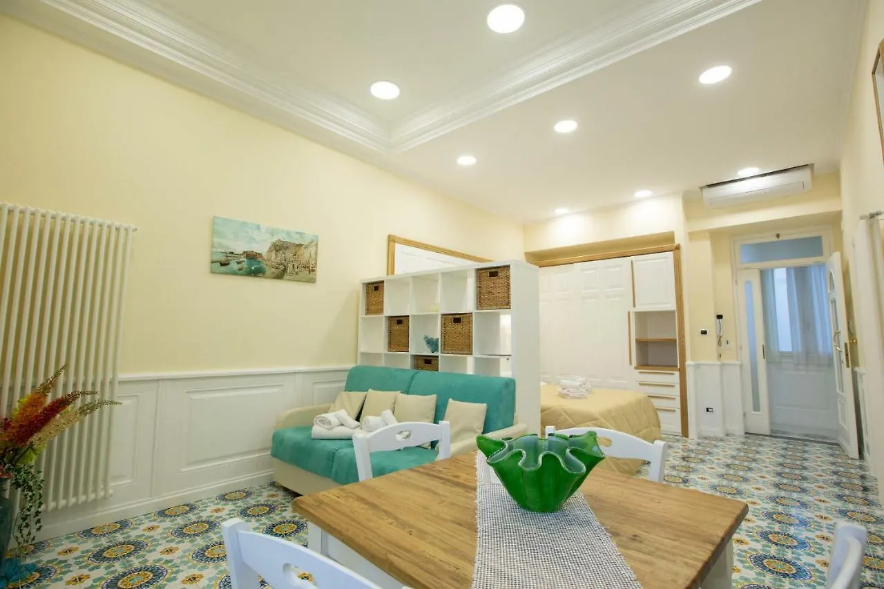 La Corte Dei Borboni By Dimorra Neapol Apartmán
